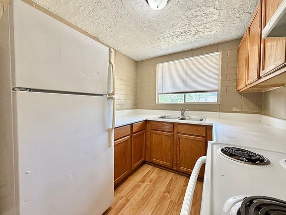 2nd image of 805 S Cheyenne St APT 7