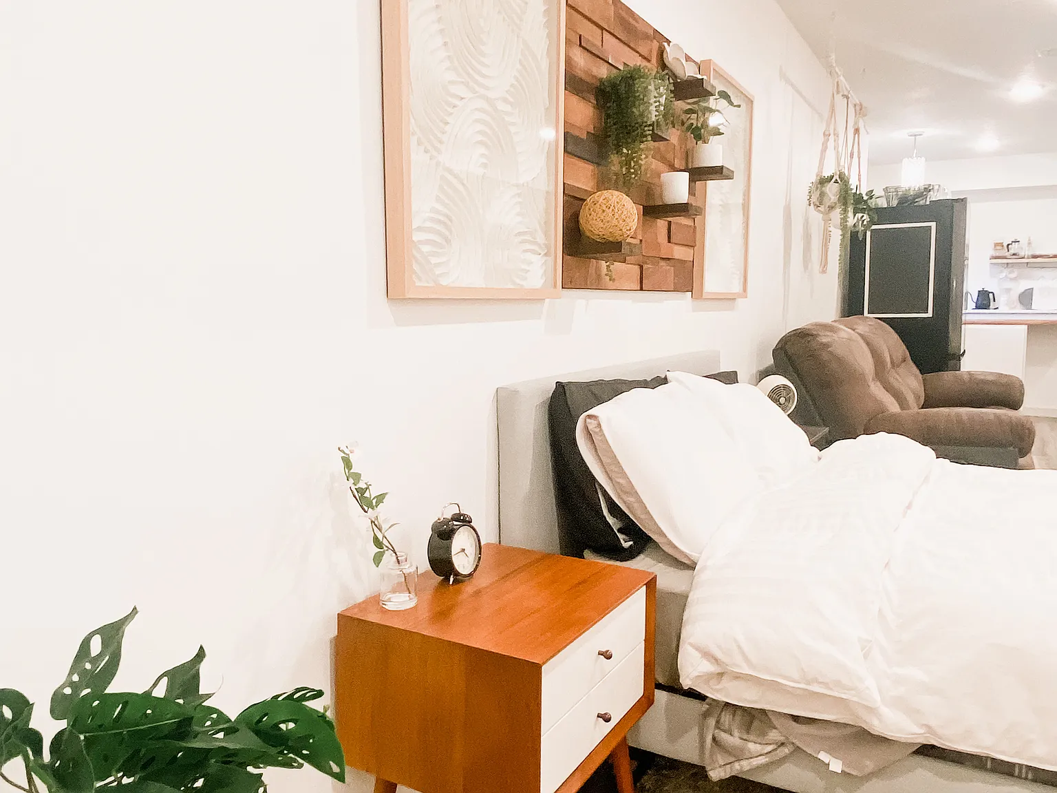 Studio, 1.5 bath, 3500 sqft, $1,500 — Photo 4