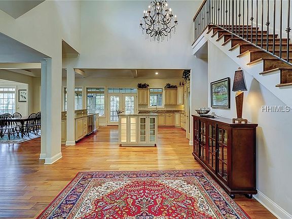 4th image of 18 Turnberry Ln