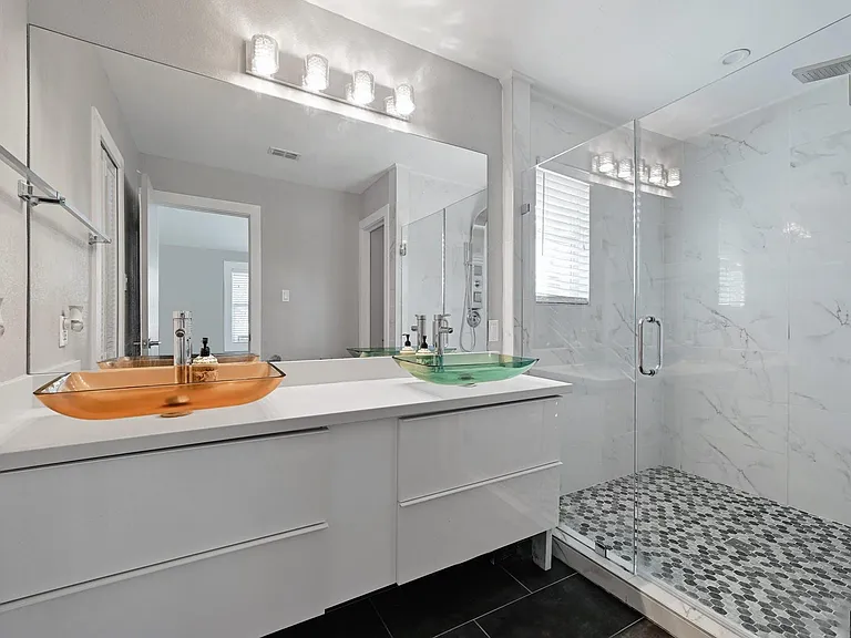 3105 Twilight Trl — Photo 21