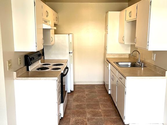 3rd image of 1699 Hamilton Ave #356062422