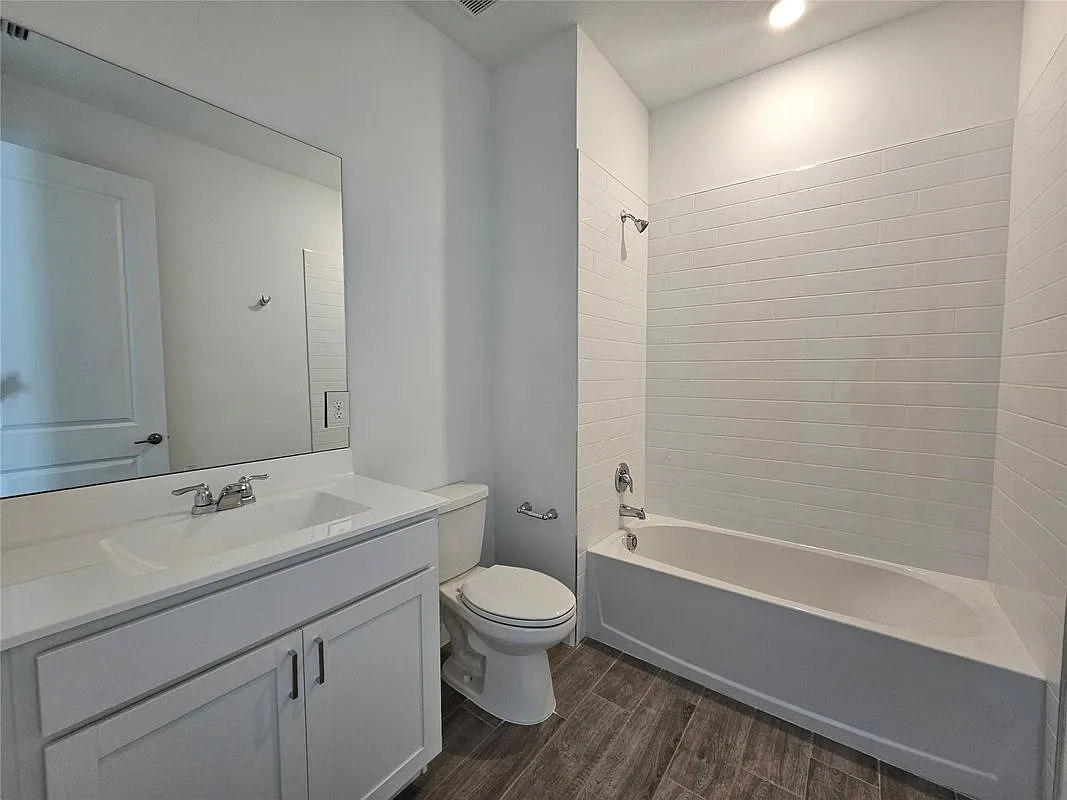 3 bed, 2.0 bath, 1485 sqft, $3,700 — Photo 4