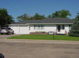 910 Clark Ave, Goodland, KS 67735