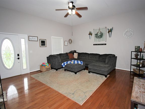 4th image of 130 Bright Leaf Dr