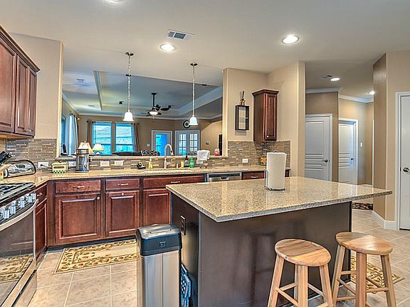 5th image of 656 Tenuta Ln