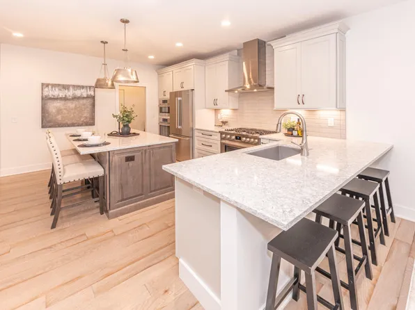 7034 Black Cherry Ln, Saline, MI 48176