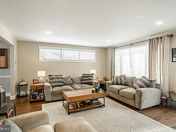 4th image of 111 Glen Ave
