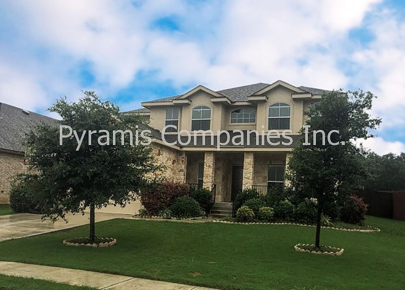 1st image of 26643 Camden Chase