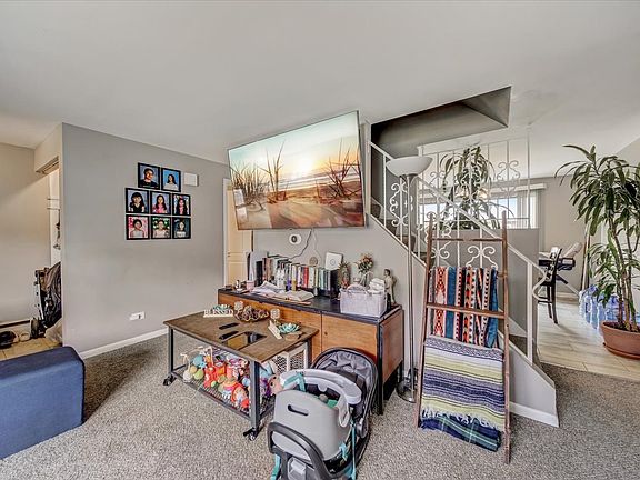 5th image of 8811 Robin Dr APT C