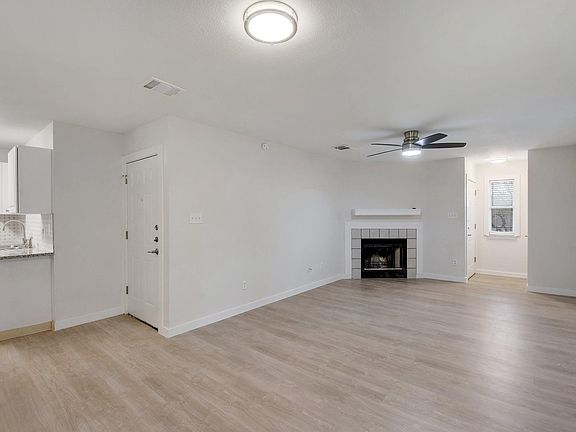 4th image of 15209 Sun Bird Ln APT A