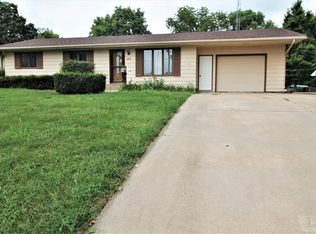 214 W 1st St, Villisca, IA 50864