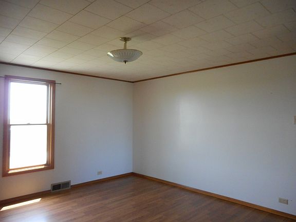 5th image of 21920 E 1900th St