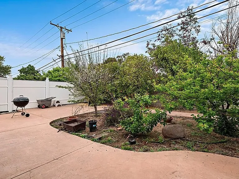 193 Knox Ct — Photo 10