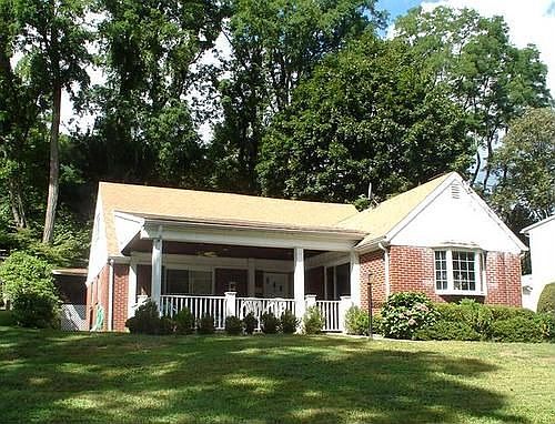 1st image of 82 Weskora Ave