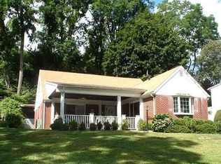 82 Weskora Ave, Pleasantville, NY 10570