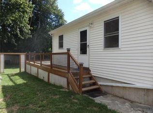 79 Parkway Dr, Trumbull, CT 06611