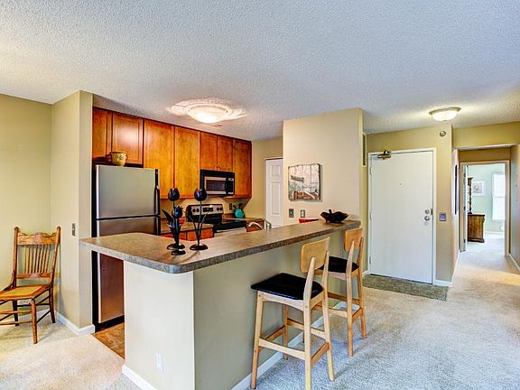5th image of 6147 Chasewood Pkwy APT 203