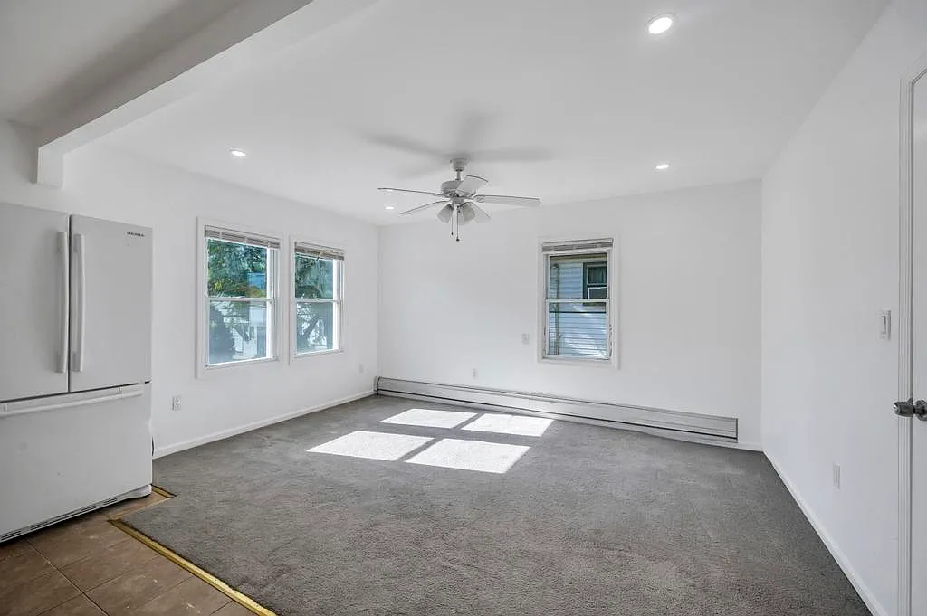 2 bed, 700 sqft, $2,500 — Photo 1