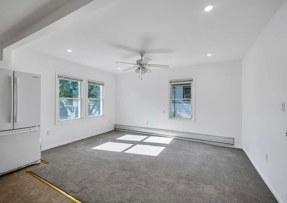 22429 Davenport Ave #2