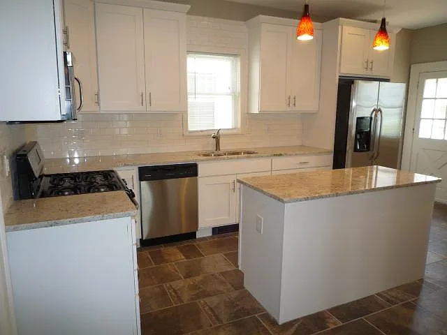 2739 Emerson Ave S — Photo 5
