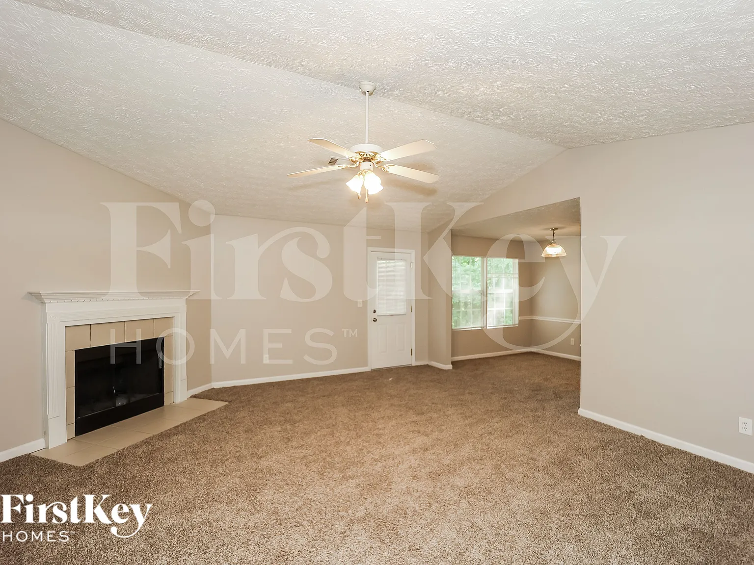 3 bed, 2.0 bath, 1276 sqft, $1,810 — Photo 3