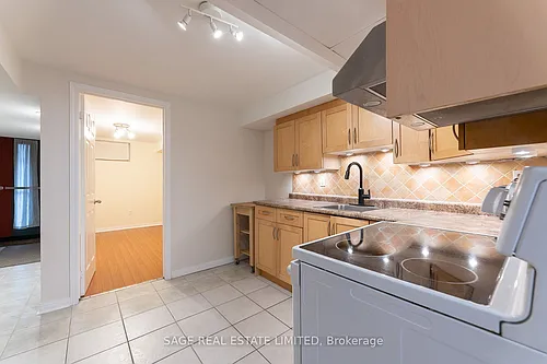 38 Osler St #BASEMENT Photo 1