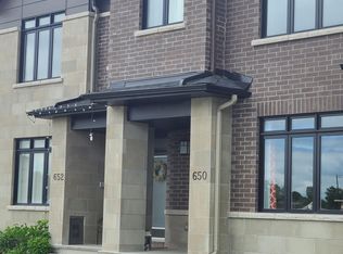 650 Mikinak Rd #1, Ottawa, ON K1K3X3