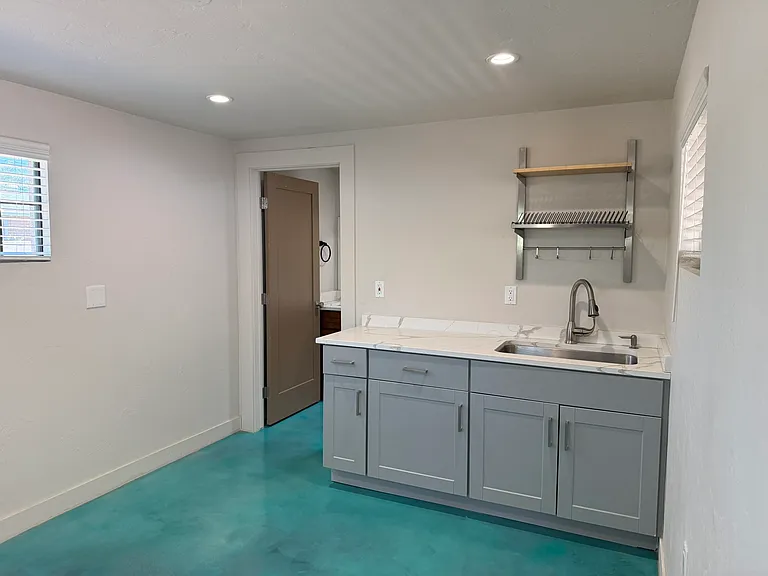 426 S Stratford Dr — Photo 39