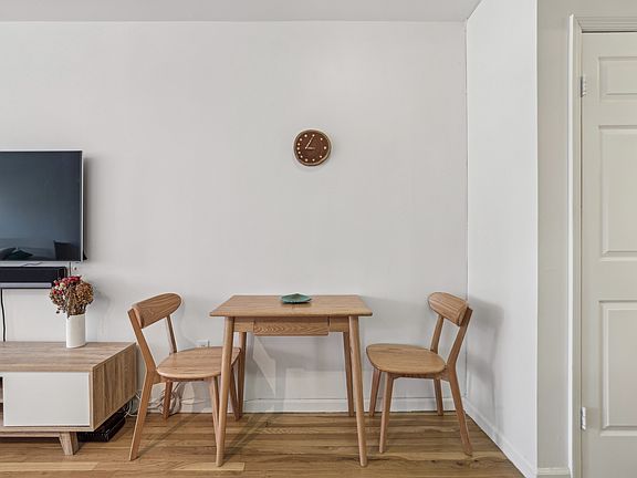 5th image of 186 W 80th St APT 7F