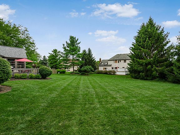 3rd image of 12189 Woodrow Ln