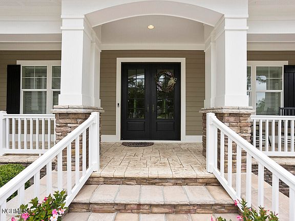 5th image of 587 Westchester Place SW
