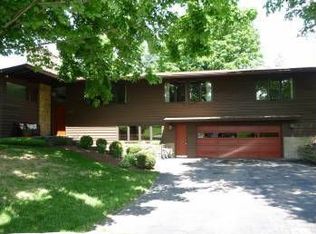 953 Sharon View Dr, Newark, OH 43055