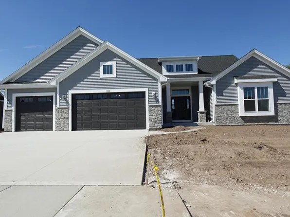 1754 Switchgrass STREET, Oconomowoc, WI 53066