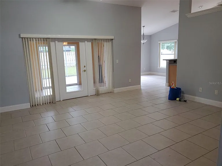 47 Fenimore Ln — Photo 5