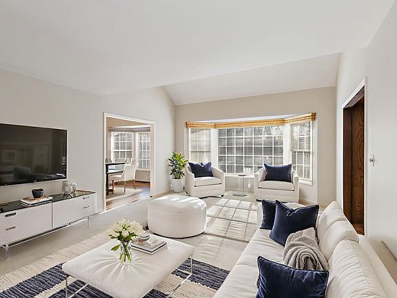 4th image of 43 Ravenscraig Ln