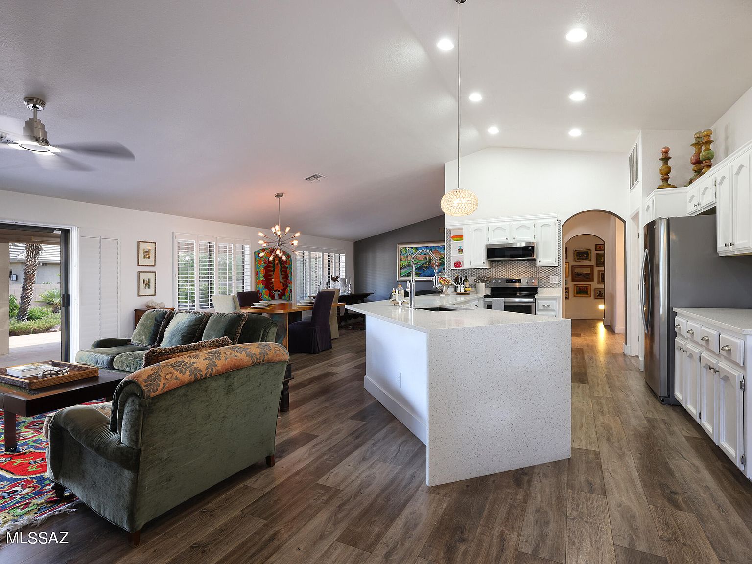 38375 S Rolling Hills Dr