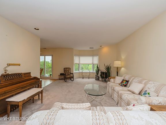 3rd image of 20 Trafalgar Sq Unit 308