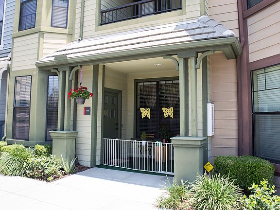 4th image of 530 S Primrose Ave
