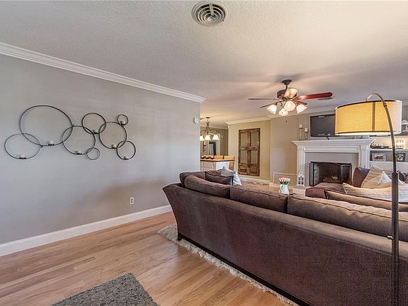 4th image of 1224 Wellington Dr