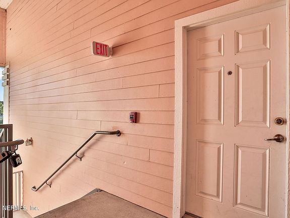 4th image of 4991 Key Lime Dr #1-305