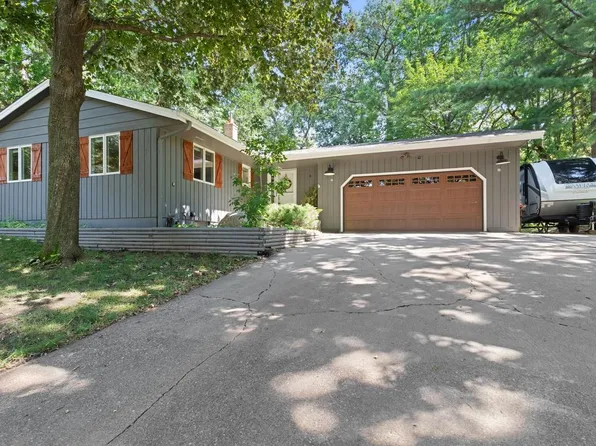 2685 Glenbrook Ave N, Oakdale, MN 55128