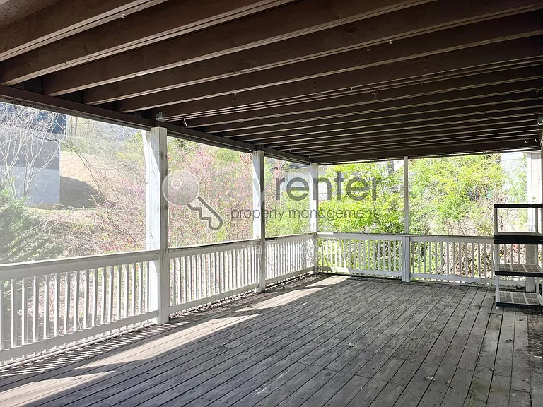 1216 Hanover St — Photo 19