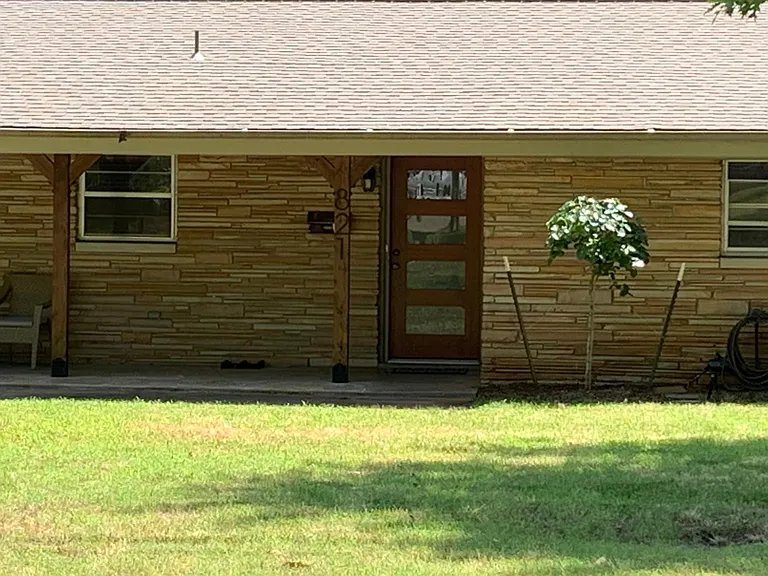 821 S Berry Rd — Photo 4