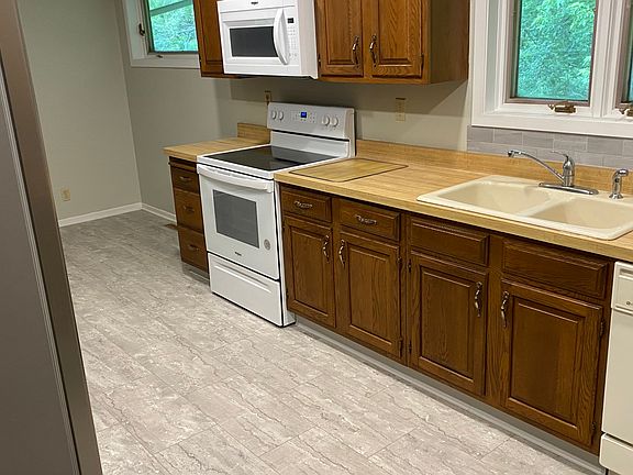 3rd image of 20506 E Brink St