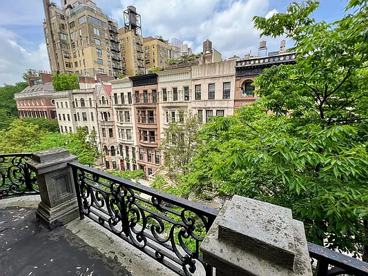 Rented by R New York | media 60