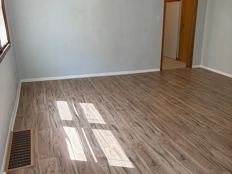 650 Van Buren Ave — Photo 3