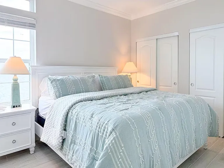 453 NE Indian River Dr — Photo 8