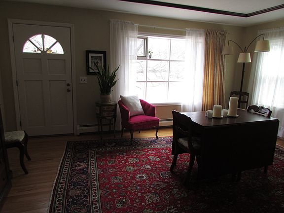 4th image of 119 East Ave