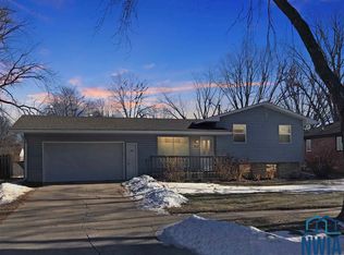 408 Sharpe St, Vermillion, SD 57069