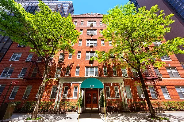 Rented by Douglas Elliman | media 18